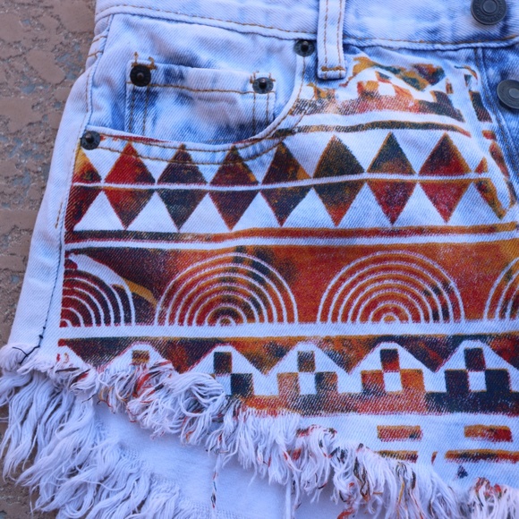 Shorts - Picture 3 of 5